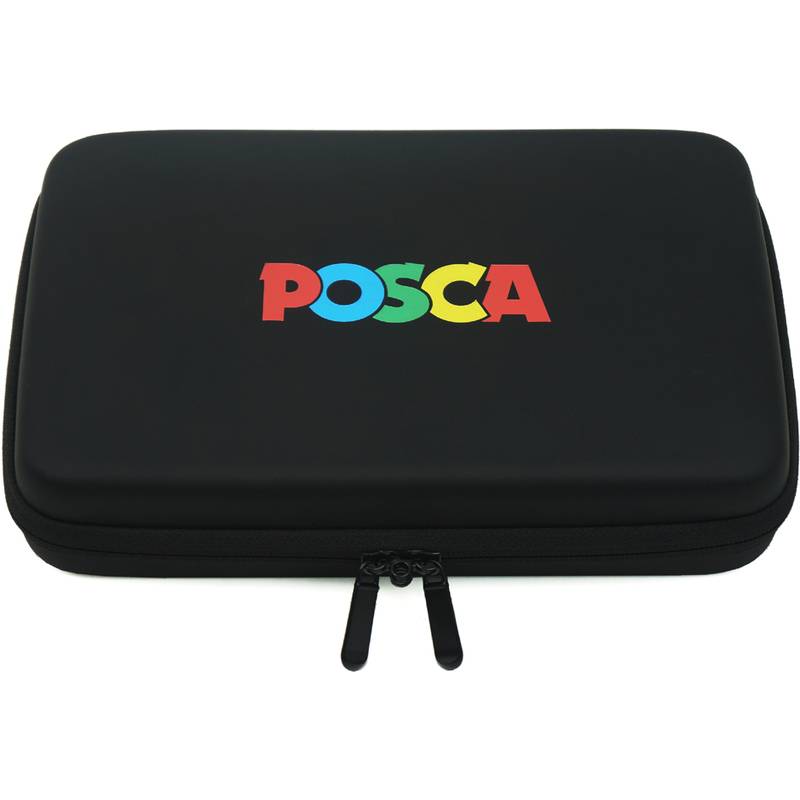 Schwarze Tasche mit farbenfrohem 'POSCA'-Schriftzug oben, mit einem Reißverschluss am unteren Rand.