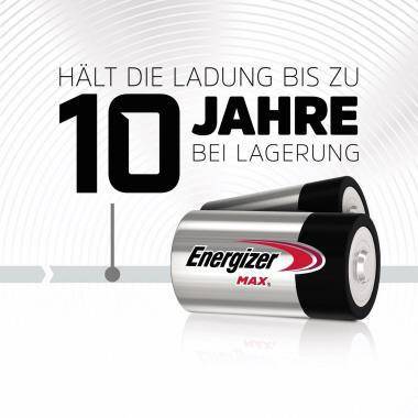 Energizer Max Batterien mit deutschem Text, der besagt, dass sie in der Lagerung bis zu 10 Jahre lang geladen bleiben.