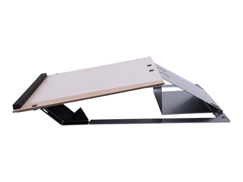 Verstellbarer Laptop-Ständer mit einer geneigten Holzplattform und Metallrahmen auf weißem Hintergrund.