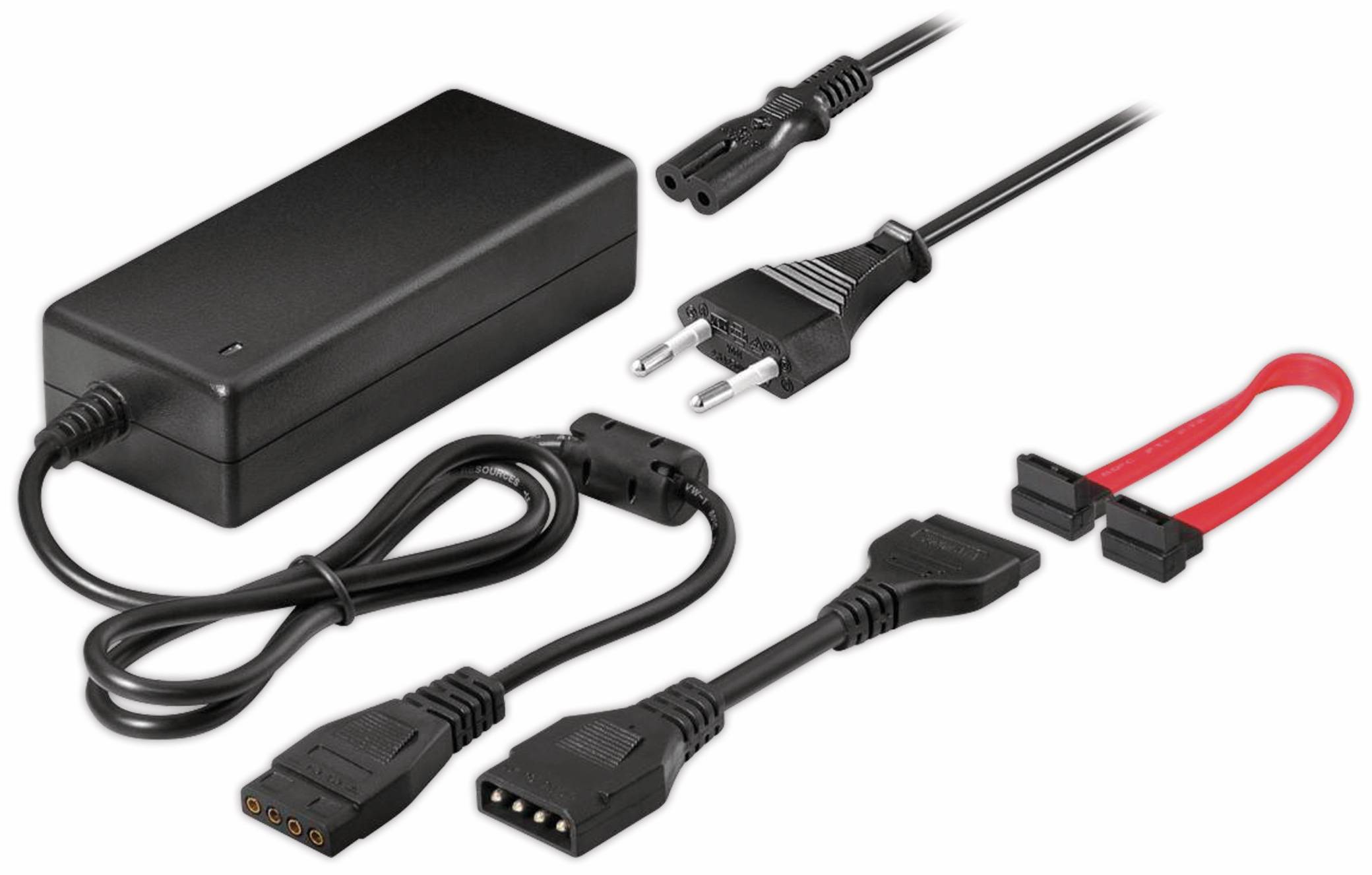 Verschiedene Netzteil-Kabel und Anschlüsse, einschließlich eines Netzteils, europäischer Stecker und mehrere Verbindertypen, auf einem weißen Hintergrund angeordnet.