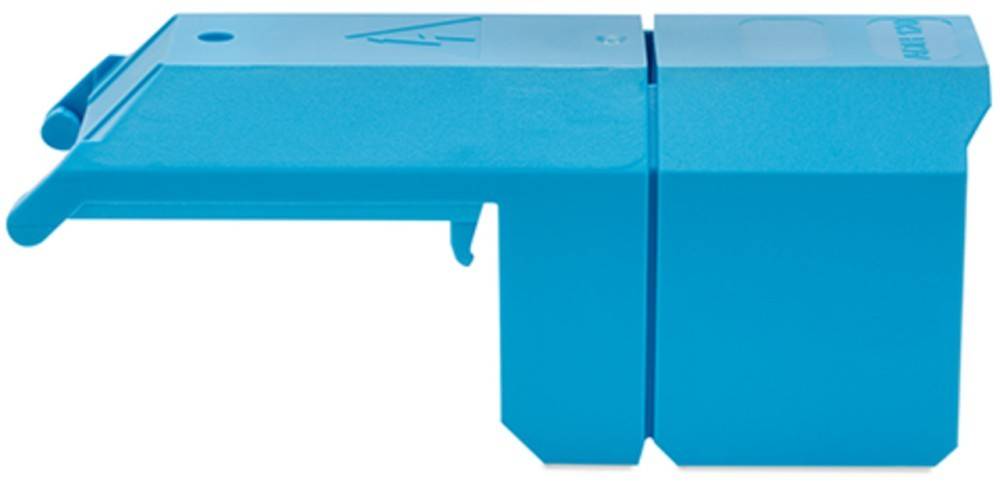 Nahaufnahme eines blauen rechteckigen Plastikgegenstands mit einem dreieckigen Design auf der Oberseite; möglicherweise ein Teil eines größeren Mechanismus oder Werkzeugs.