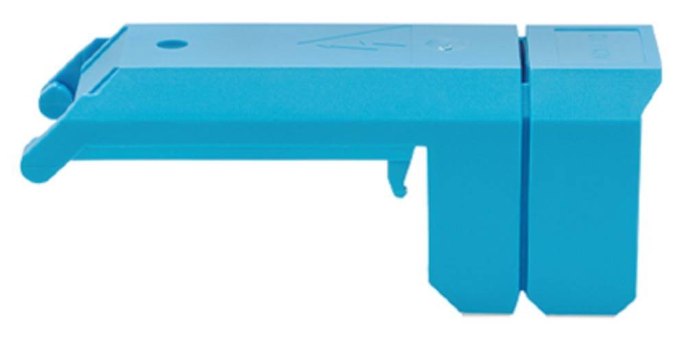 Ein Ausschnitt einer hellblauen Plastikbank mit einem einfachen, eckigen Design und einem sichtbaren Bolzen auf der Oberfläche.