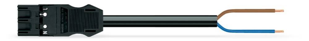Ein schlankes schwarzes zylinderförmiges Objekt, möglicherweise ein Stift oder Stylus, vor einem weißen Hintergrund.