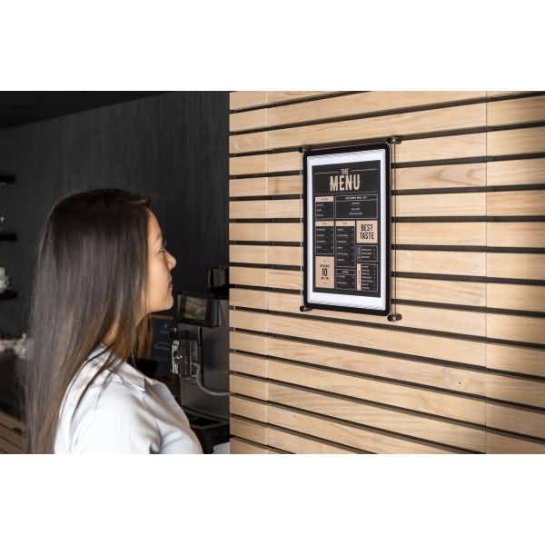 Schilderhalter Crystal mit Magneto Inforahmen A4