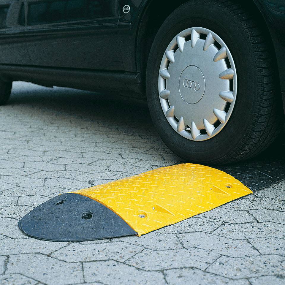 Mittelteil für Tempo-Stopp-Schwelle, mit Nase, schwarz, Kunststoff, 420x500x50mm