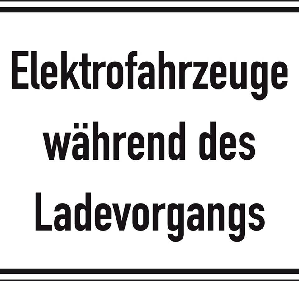 Hinweisschild Elektrofahrzeug während des Ladevorgangs, Nr.1050-32, Aluminium RA0, 450x600mm, DIN 67520