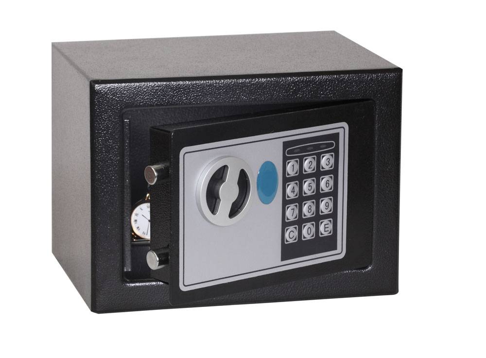 Schwarzer elektronischer Safe mit Tastatur und Schlüsselsperrung, teilweise offen gezeigt mit sichtbarem Türscharnier und internem Uhrwerk.