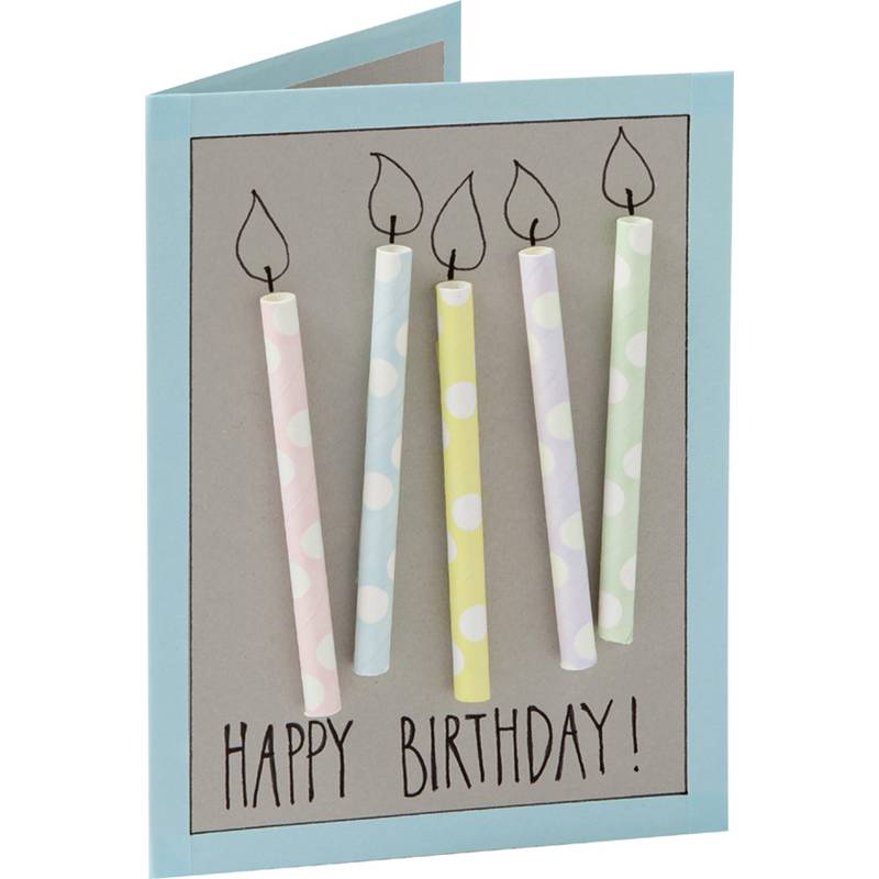 Geburtstagskarte mit fünf vertikalen, gepunkteten Kerzen auf dem Umschlag. Text darunter in fetten, schwarzen Buchstaben: 
