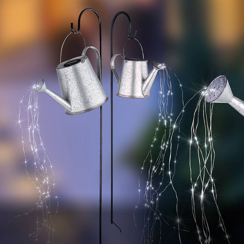 Wasserfall Gießkanne Solar LED Garten Deko draußen Gießkanne mit Lichterkette Außen mit Halterung, flackernde LEDs, 80x LED neutralweiß H 130 cm