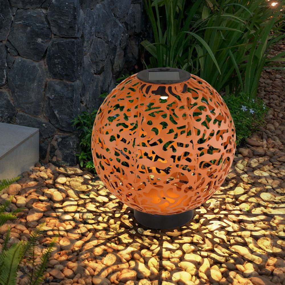 Deko-Solarkugel aus Metall LED Lampe Außenlampe Garten Deko Solarleuchte für Außen, orientalische Dekorstanzungen Ton-Design rot-braun, 1x LED warm