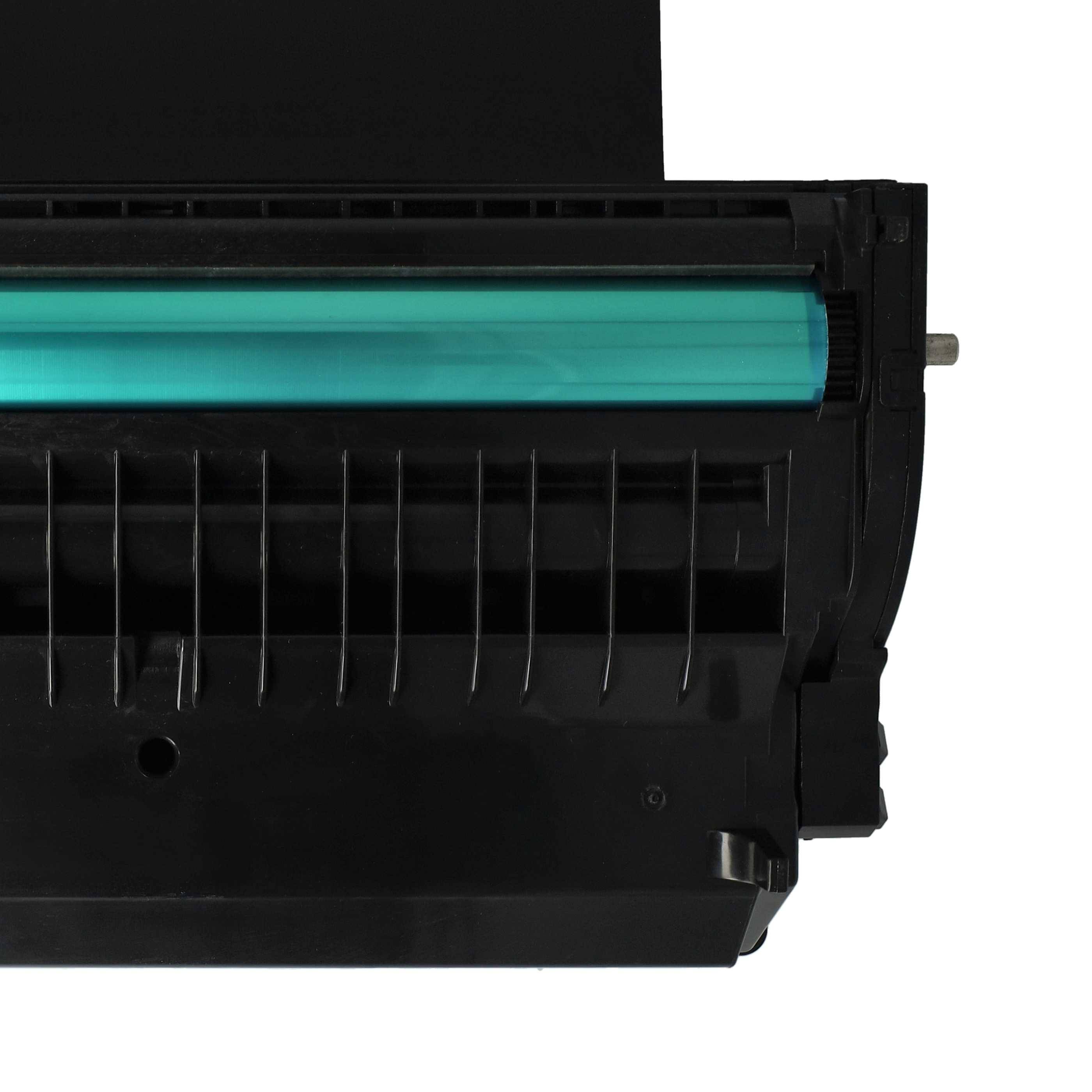 Nahaufnahme einer schwarzen Druckertonerkassette mit einer Cyan-Trommel, gezeigt auf weißem Hintergrund.
