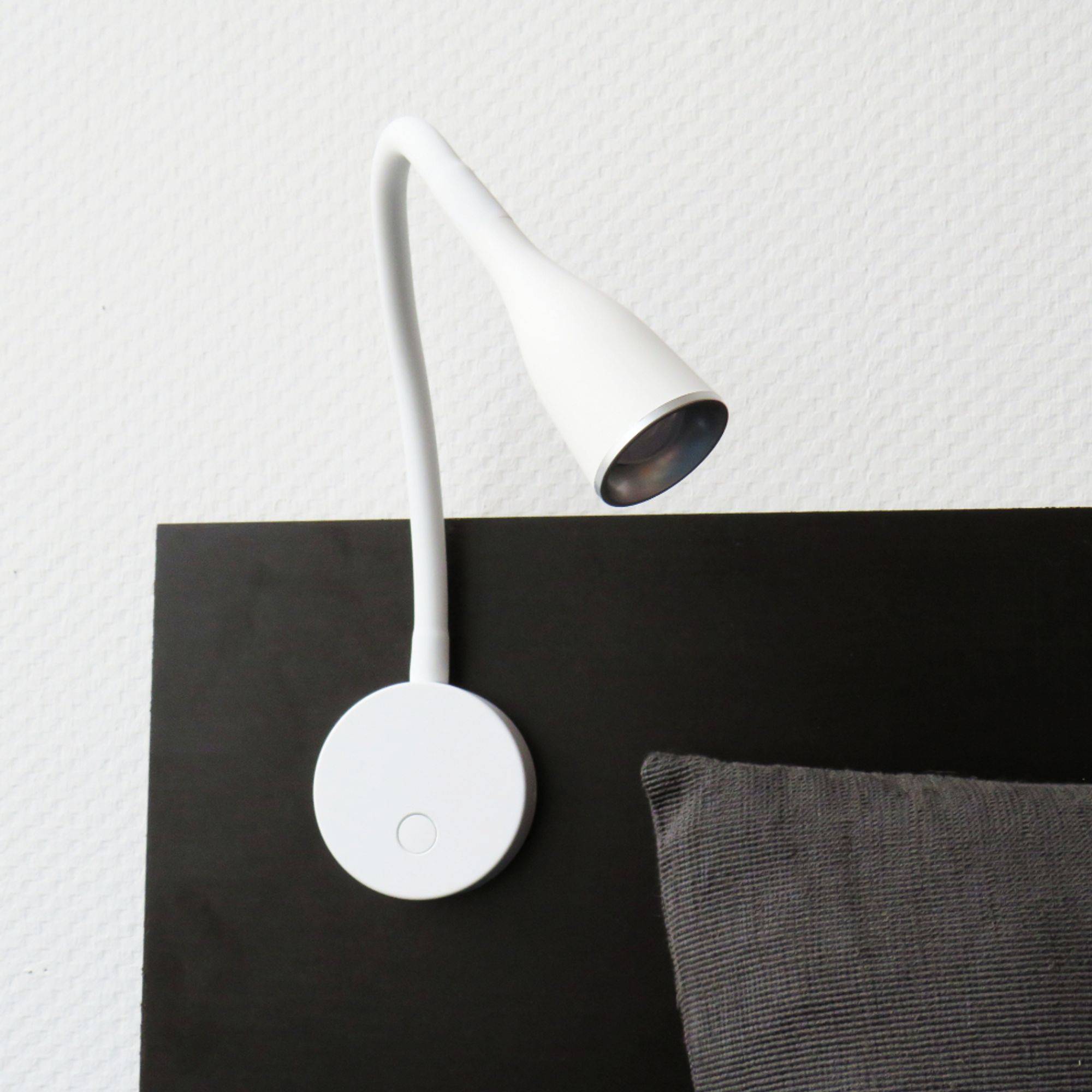 kalb | Tulipano I LED Bettleuchte 4.5W Leseleuchte Bettlampe schwarz od. weiss