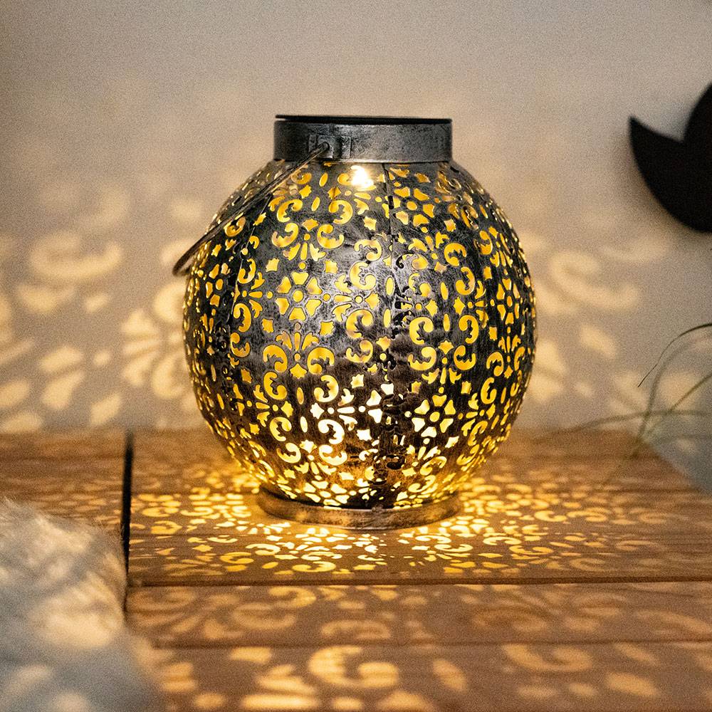 Solar Kugel antik Solarkugel Metall für Garten Kugelsolarleuchten für Außen, mit orientalischem Lichteffekt in silber zum stellen/stecken, LED, DxH