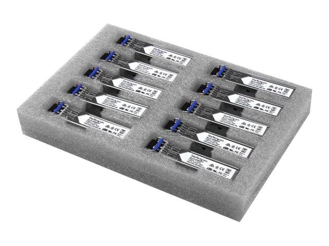 Schaumstoff-Tablett mit acht verpackten optischen Transceiver-Modulen, die in zwei Spalten angeordnet sind.