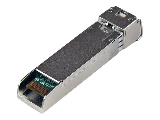 Kleines Metall-SFP-Transceiver-Modul mit RJ45-Ethernet-Anschluss, isoliert auf weißem Hintergrund dargestellt.