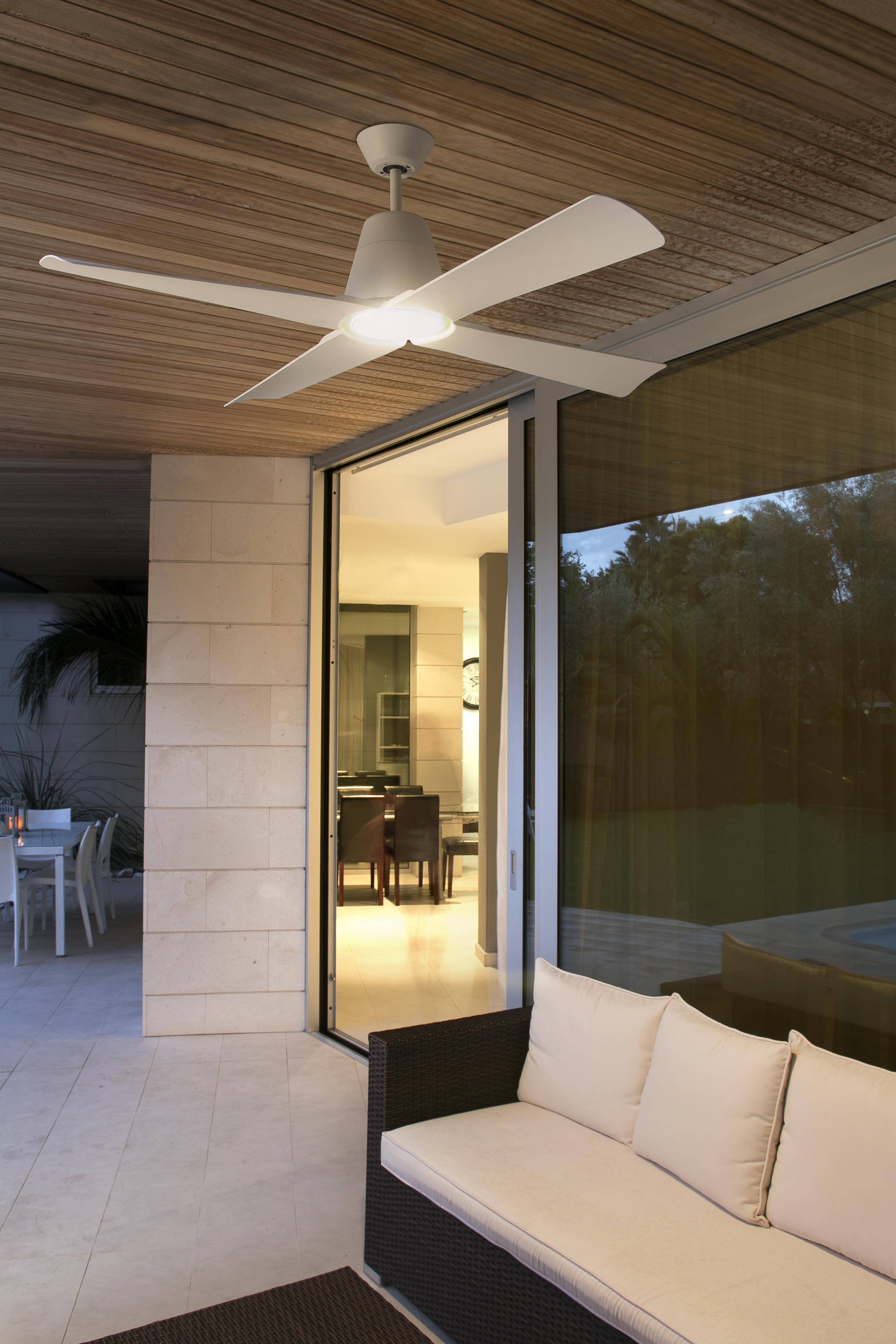 Outdoor DC Deckenventilator Typhoon Weiß mit LED & Fernbedienung