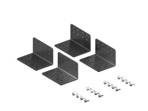 Vier schwarze L-förmige Metallhalterungen mit mehreren Löchern, zusammen mit Schrauben zur Befestigung.