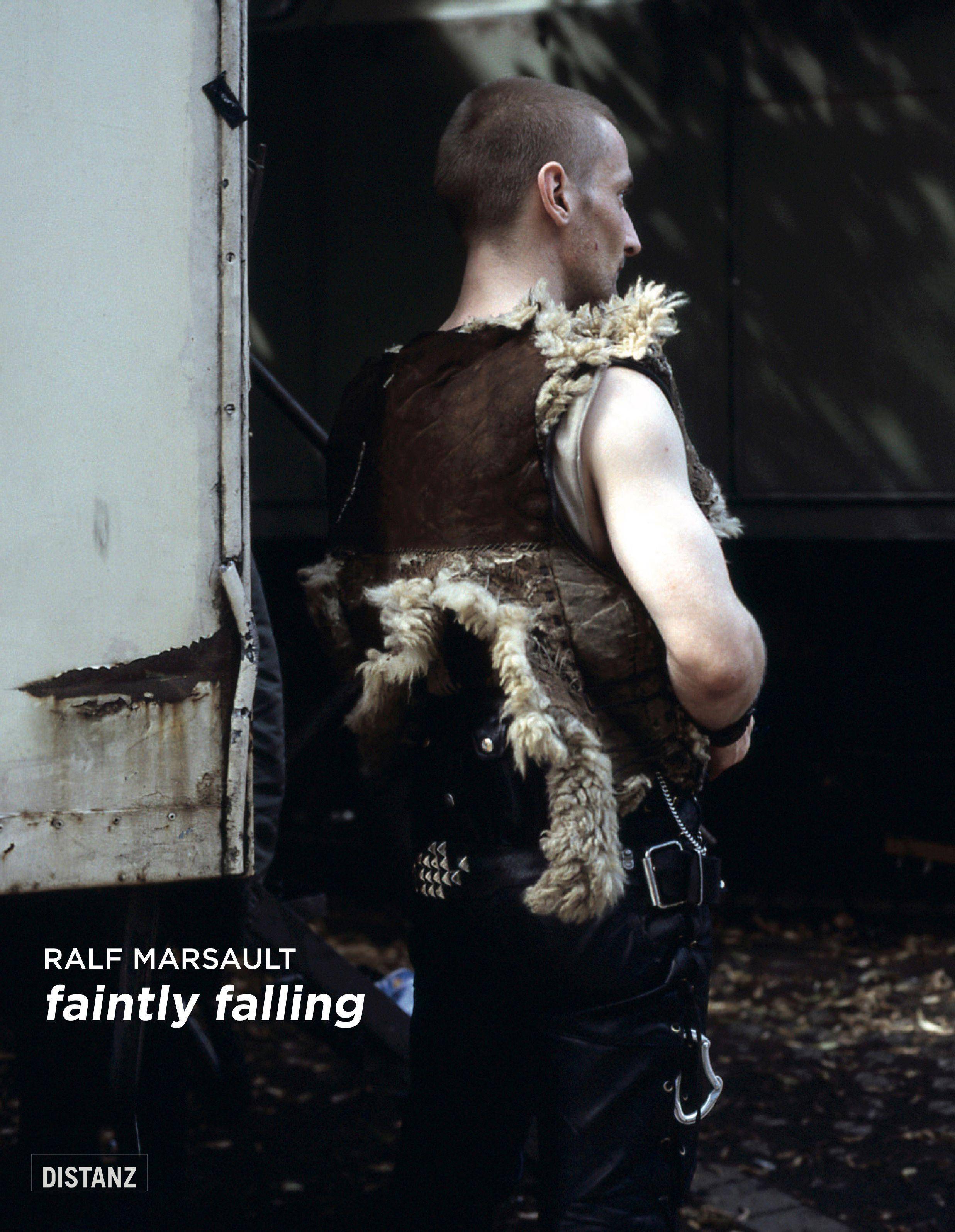Faintly Falling (Deutsch/Englisch/Französisch)