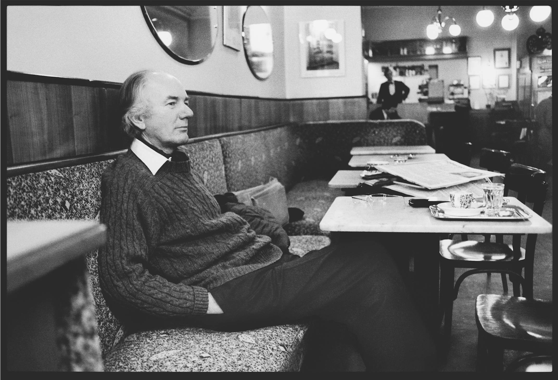 Im Kaffeehaus Gespräche | Fotografien. Fotografische Portraits von Sepp Dreissinger