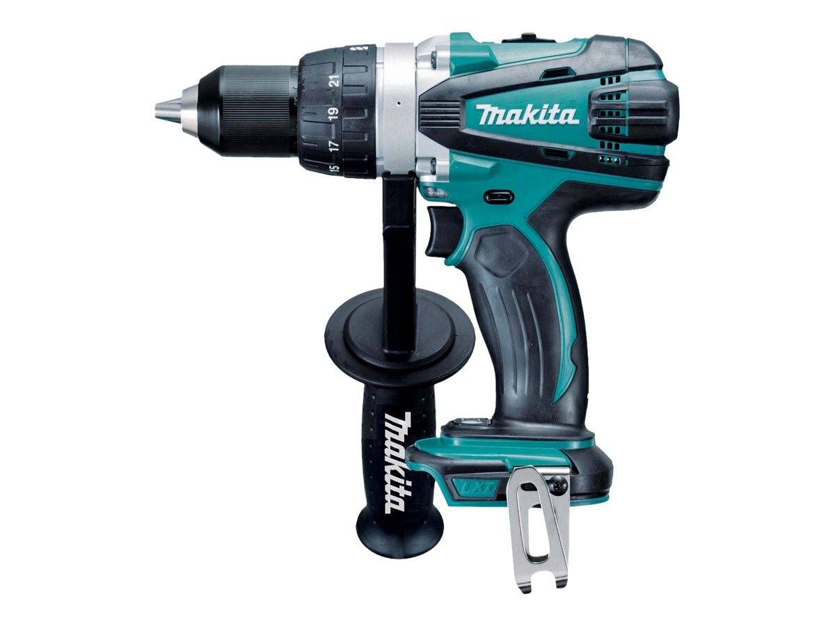 Makita-Akku-Bohrmaschine mit Seitengriff und Akku-Pack, in der Profilansicht auf weißem Hintergrund dargestellt.