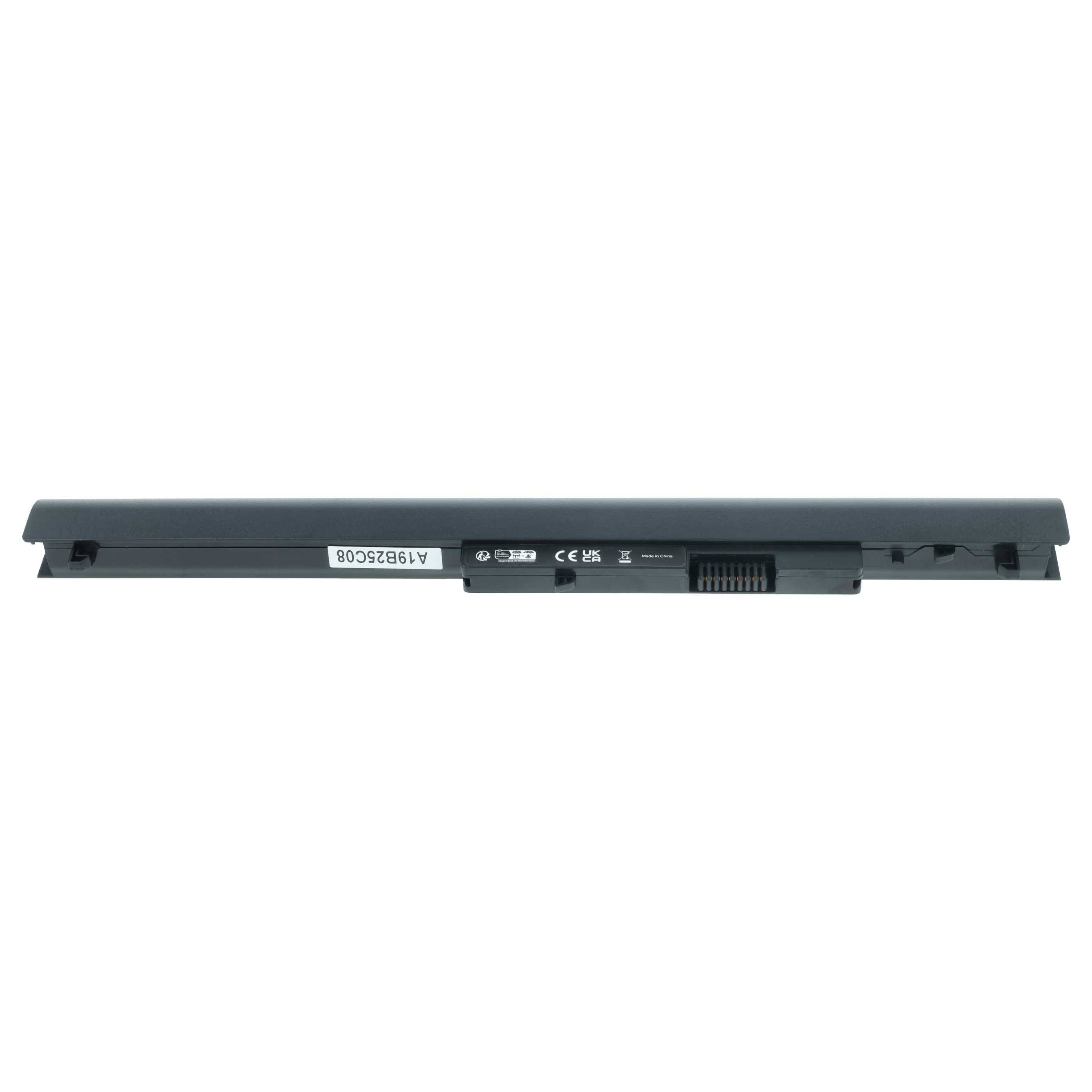 Eine dünne, rechteckige Laptop-Batterie mit einem schwarzen Gehäuse, die auf einer Seite Anschlüsse und Konformitätssymbole aufweist.