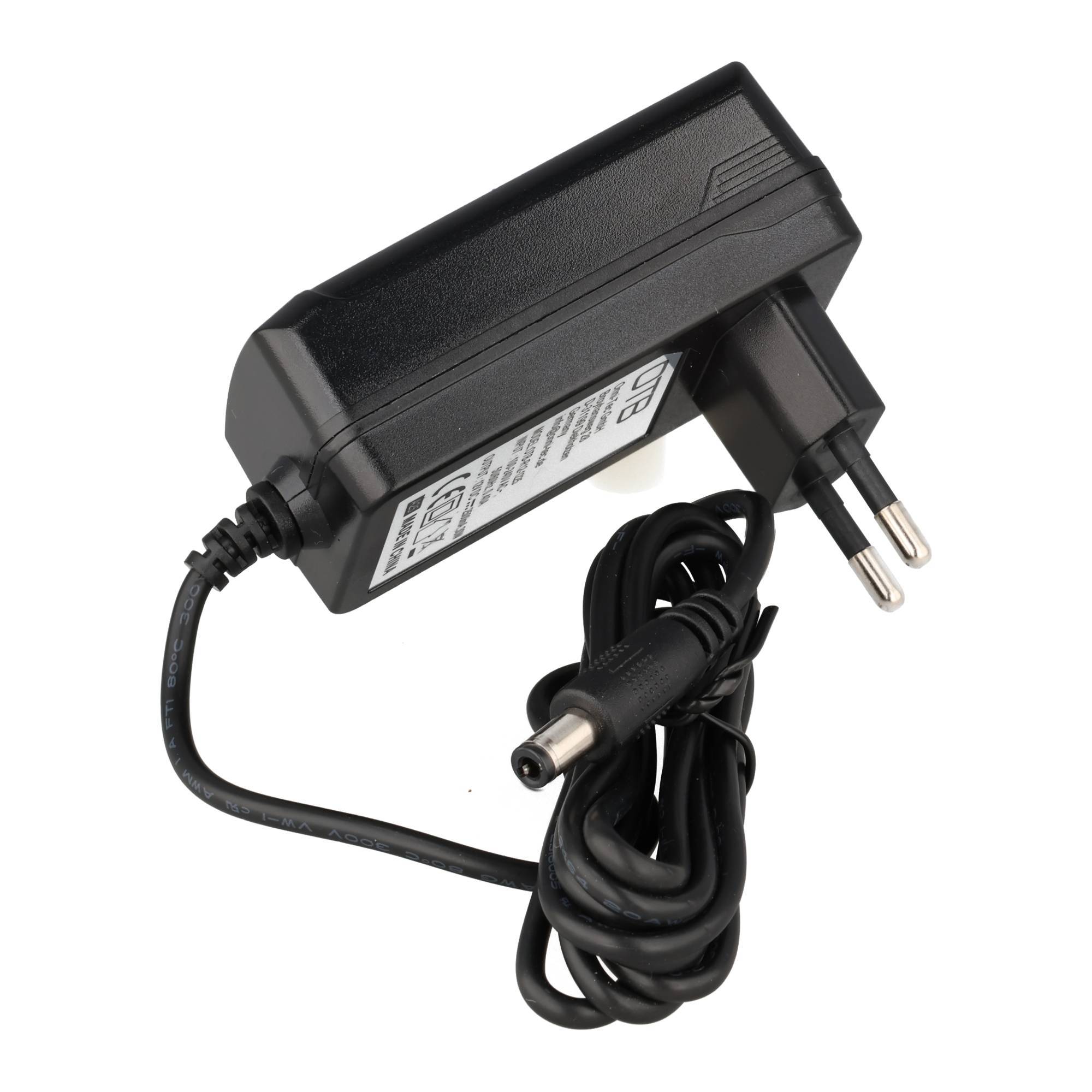 Schwarzer AC-Stromadapter mit zweipoliger Steckdose und angeschlossenem Spiralkabel, das in einem Hohlstecker endet.