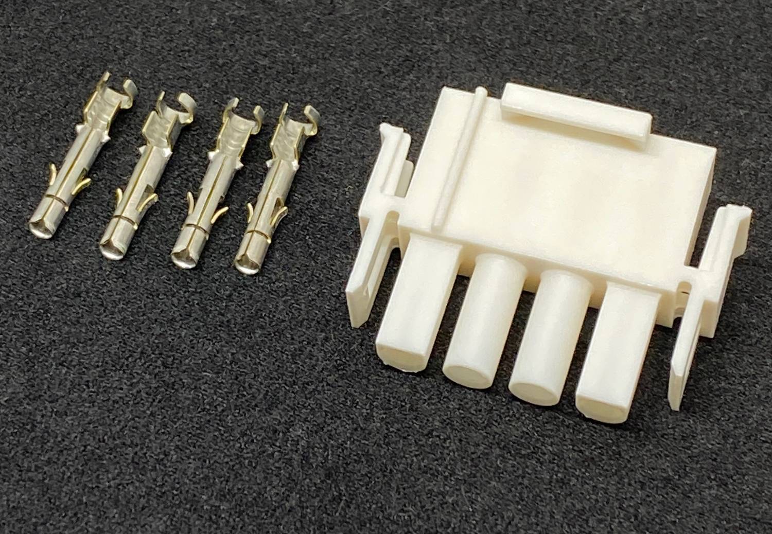 Mate-N-Lok Stecker Set 4Pol.