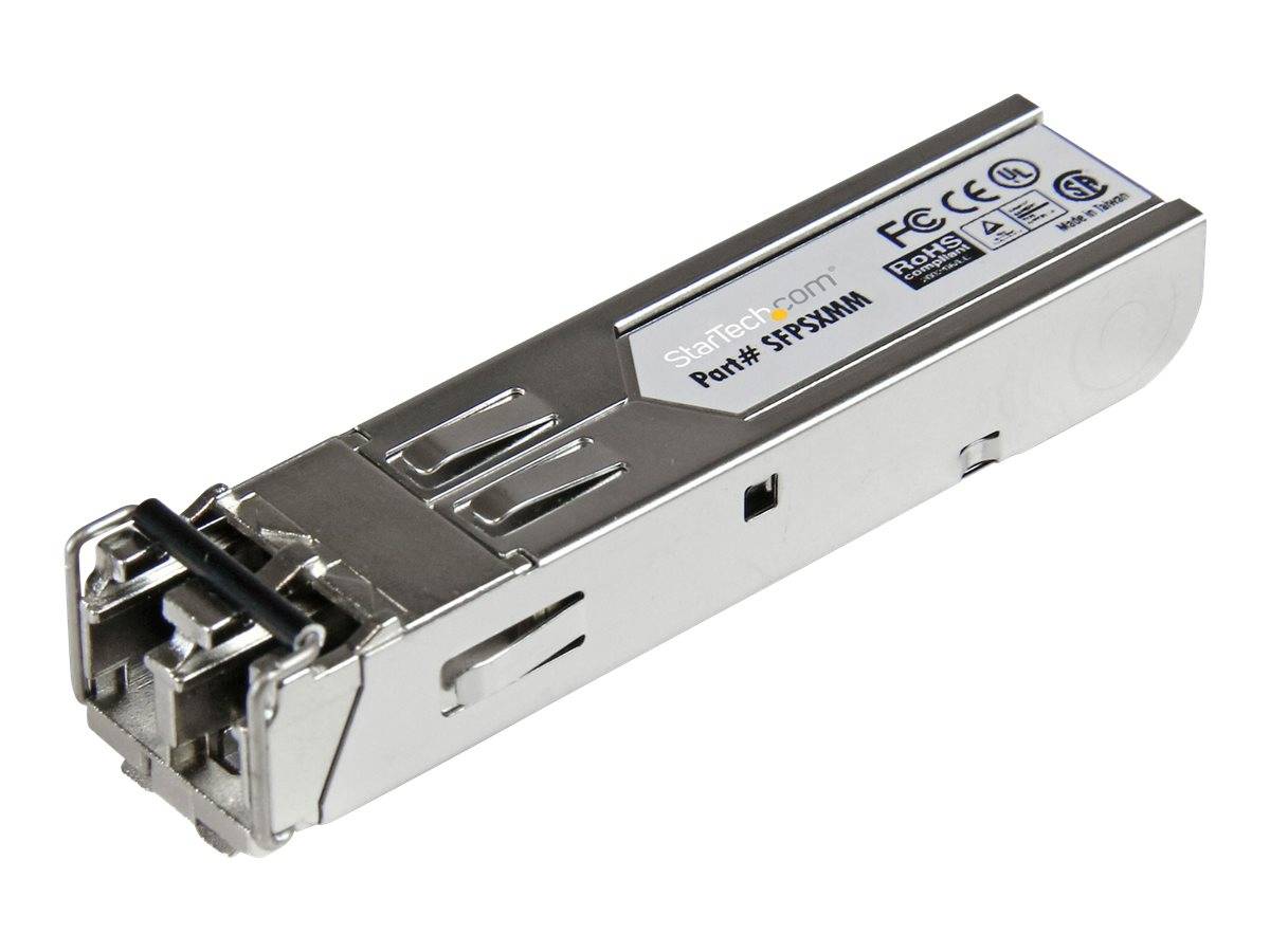 Metall-SFP-Transceiver-Modul mit Glasfaser-Anschluss, abgebildet auf weißem Hintergrund.