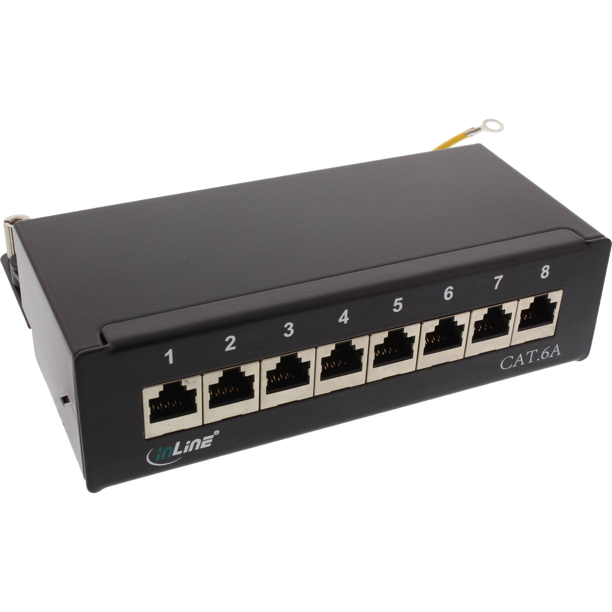 Schwarzes 8-Port-CAT.6A-Netzwerk-Patchfeld mit Beschriftung 1 bis 8 mit RJ45-Anschlüssen auf weißem Hintergrund.