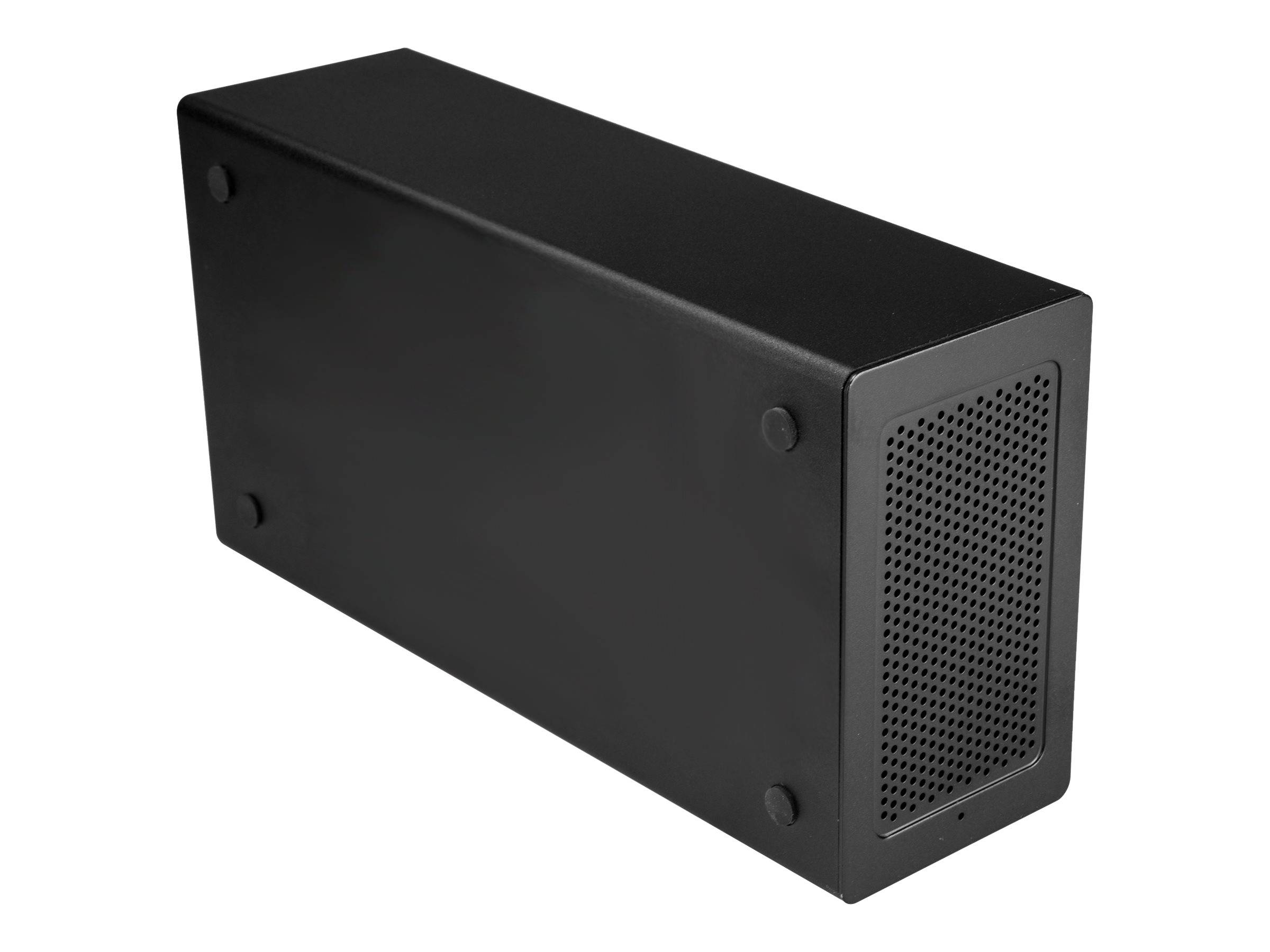 Schwarzes rechteckiges Computer- oder Elektronikgehäuse mit perforiertem belüftetem Frontpanel auf weißem Hintergrund