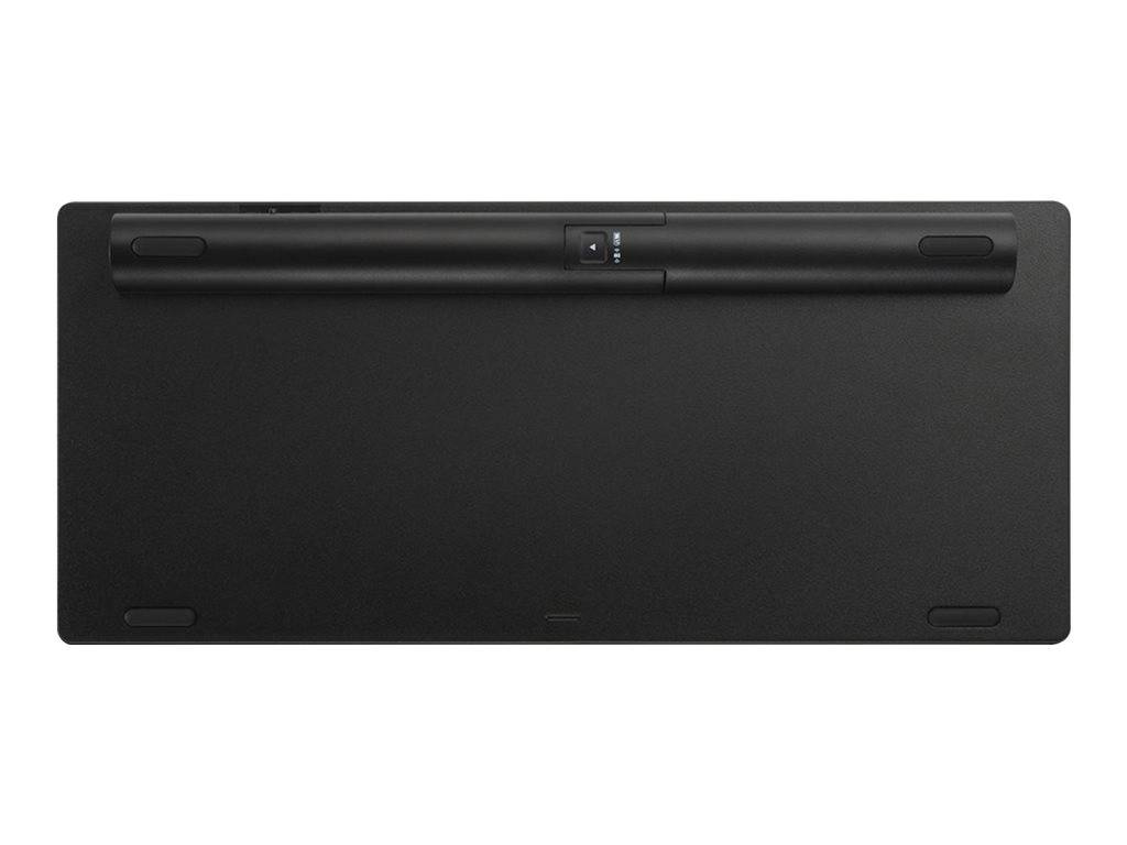Schwarze Laptop-Unterseite mit langem Hintergleitscharnieren und Gummifüßchen, auf einem schlichten weißen Hintergrund abgebildet.