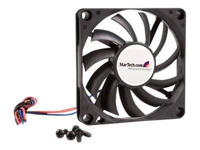 Schwarzer Computer-Kühlventilator mit StarTech.com-Logo, angebrachte rote und blaue Kabel und Befestigungsschrauben auf weißem Hintergrund.