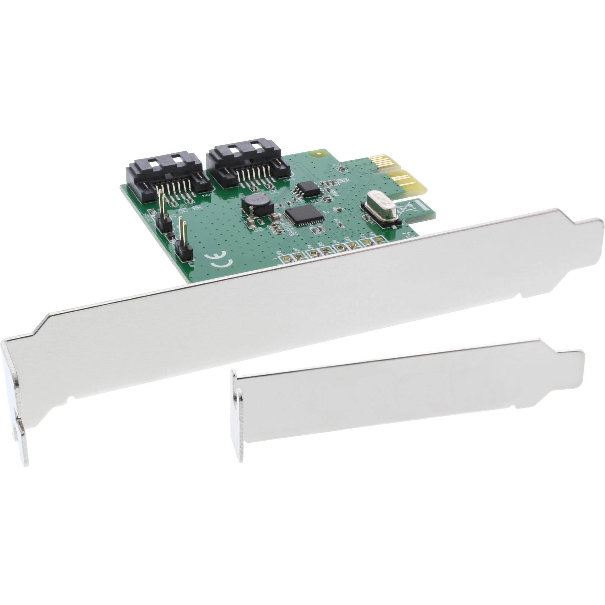 PCIe-Erweiterungskarte mit zwei Metallbefestigungsgröße, zeigt eine grüne Leiterplatte mit Steckverbindern und Chips.