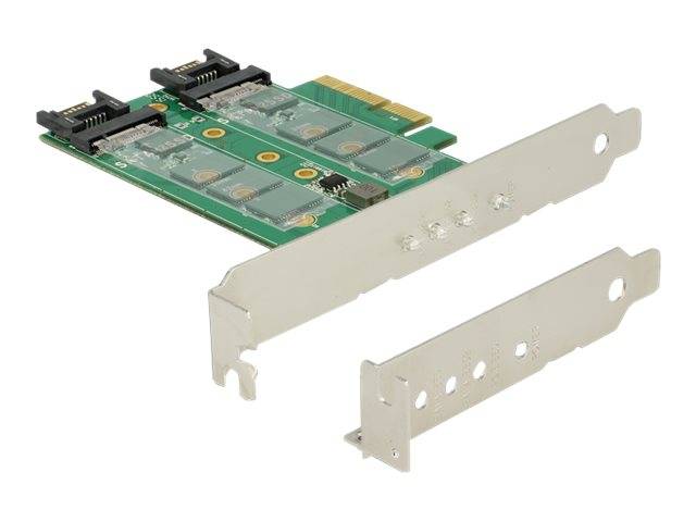 Eine Computererweiterungskarte mit vier Speicherchips und zwei Metallmontageklammern auf weißem Hintergrund.