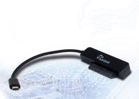 Schwarzes USB-C-zu-USB-Adapterkabel mit kleinem rechteckigen Dongle auf weißem Hintergrund