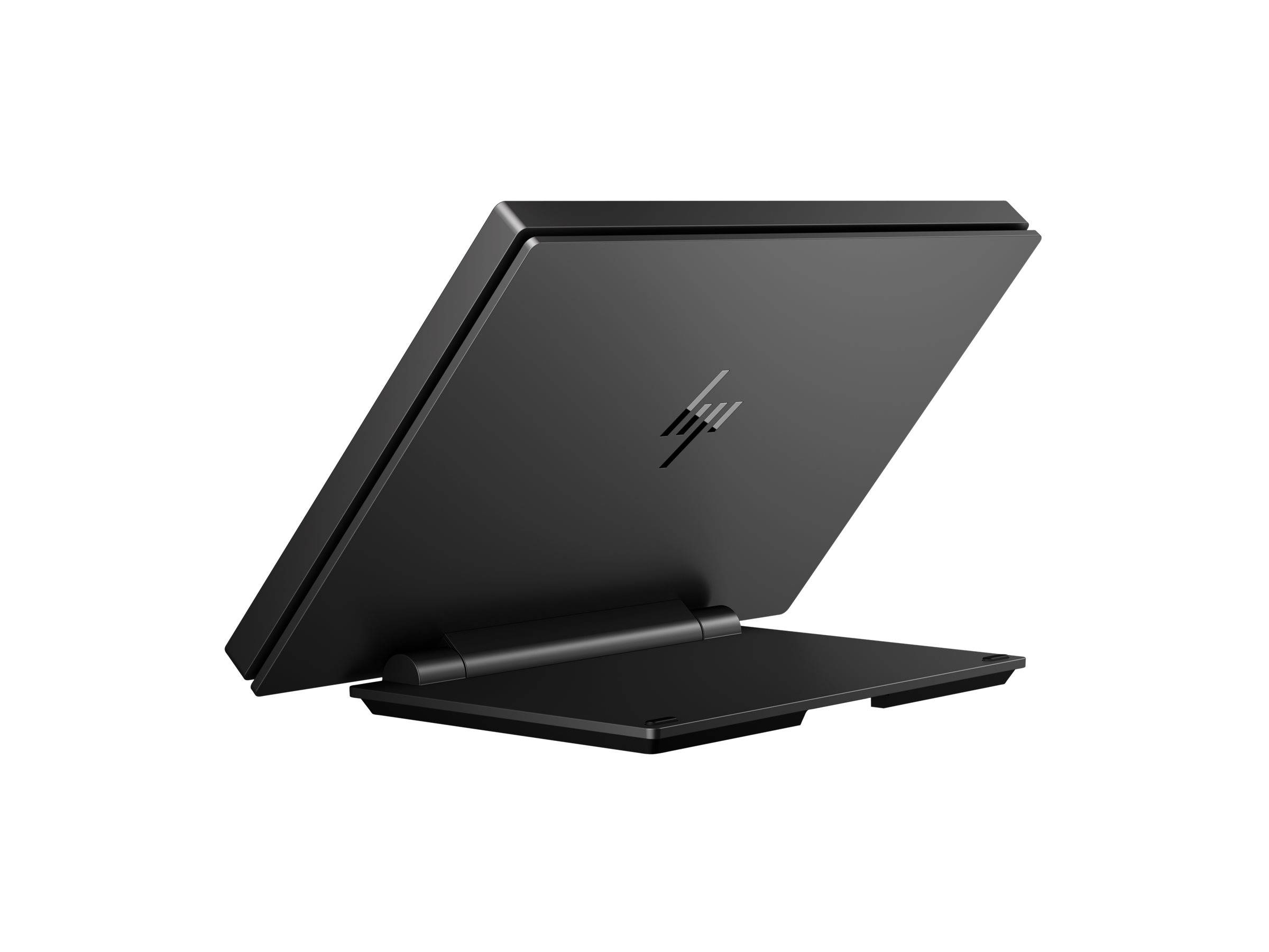 Schwarzer Laptop oder Tablet in einer angewinkelten Halterung angedockt, zeigt die Rückseite mit einem HP-Logo auf weißem Hintergrund.