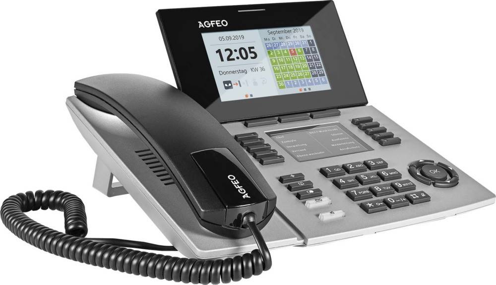 Ein digitales Bürotelefon mit einem Display, auf dem 'September 2019', ein Kalender und '05.09.2019 Donnerstag KW 36' zu sehen sind. Der Hörer ist mit 'AGFEO' beschriftet.