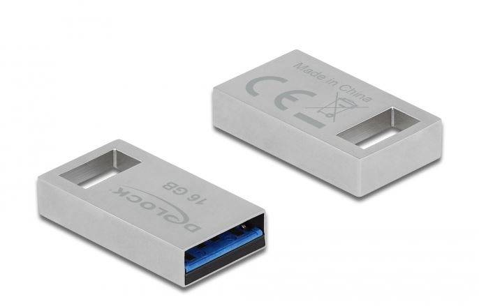 Zwei Ansichten eines kleinen silbernen USB-Sticks mit blauem Anschluss, mit der Beschriftung „POLCOX 16 GB