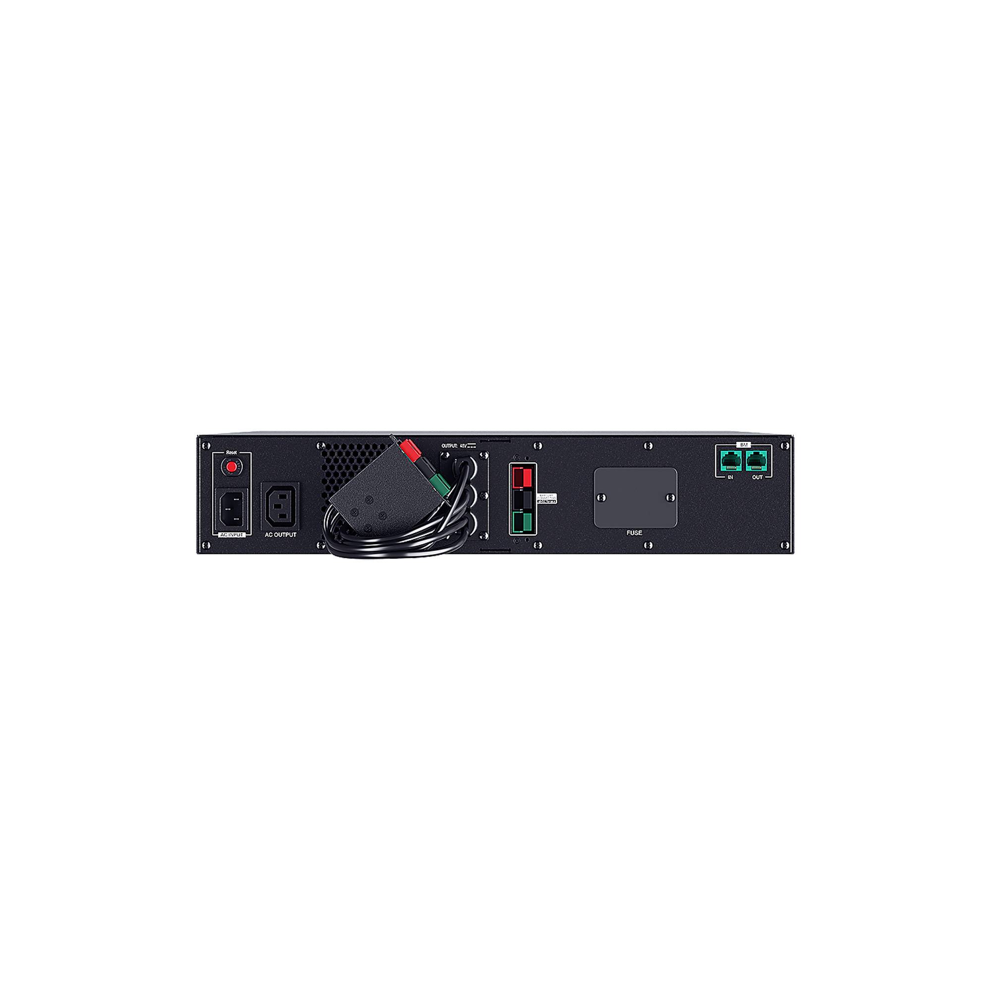 Rückansicht eines schwarzen elektronischen Geräts mit Stromeingang und Schalter, Kabelstrang, USB- und Netzwerkports sowie einem abnehmbaren Zugriffsfeld.