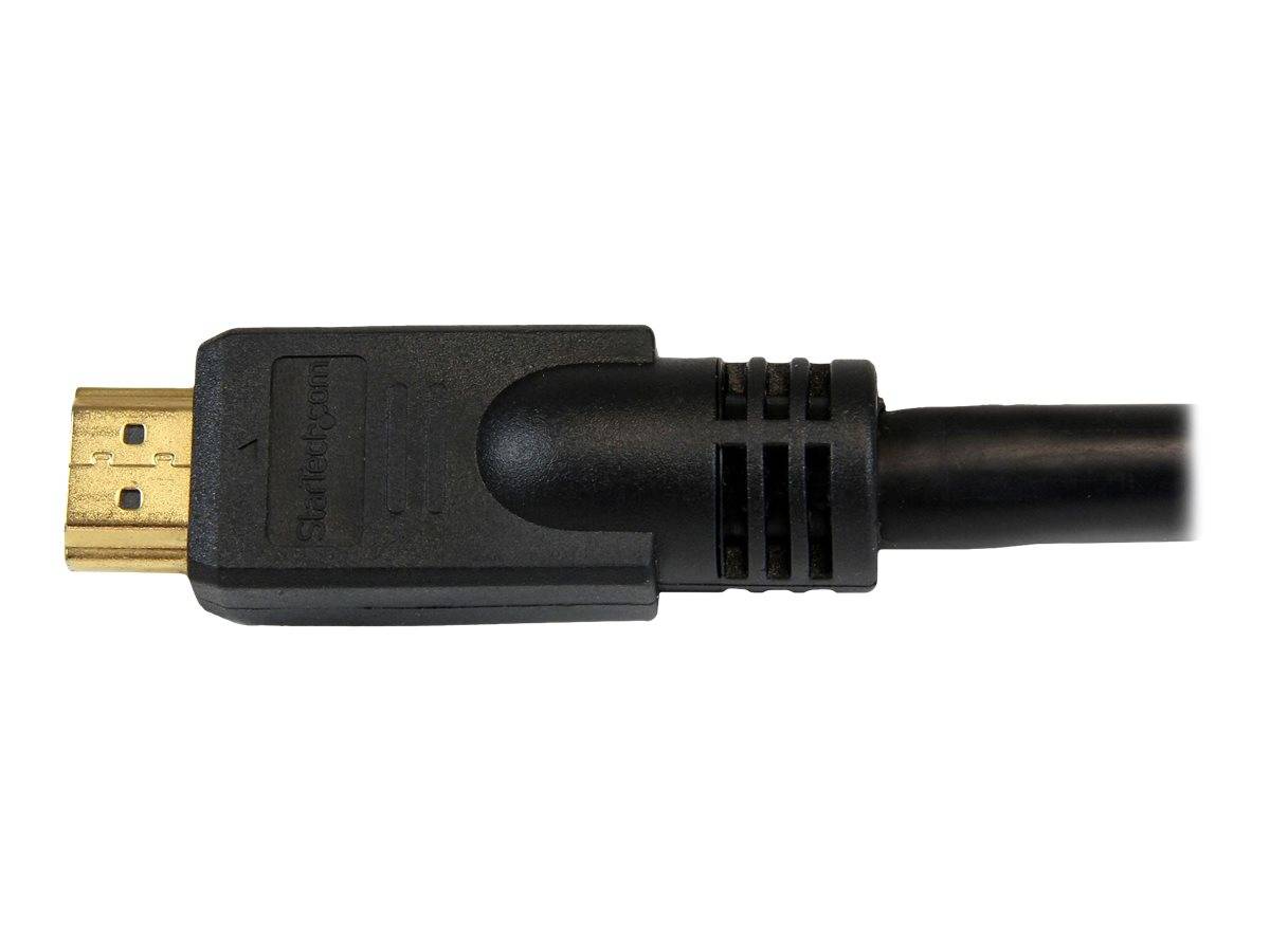 Nahaufnahme eines HDMI-Kabelsteckers mit schwarzem Kunststoffstecker und vergoldeter Metallspitze auf weißem Hintergrund.