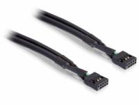 Zwei schwarze Mehrfach-Stecker mit angeschlossenen Drähten auf weißem Hintergrund.