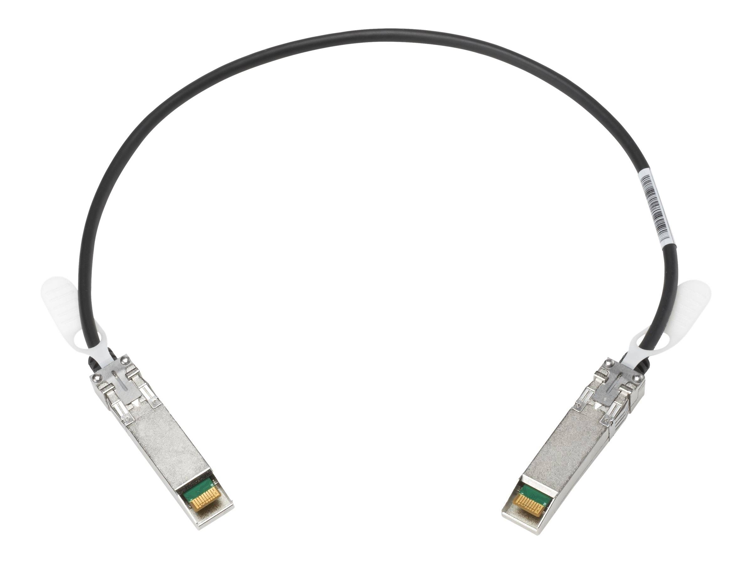 Schwarzes Ethernet-Kabel mit zwei Metall-Netzwerk-Steckern auf weißem Hintergrund.