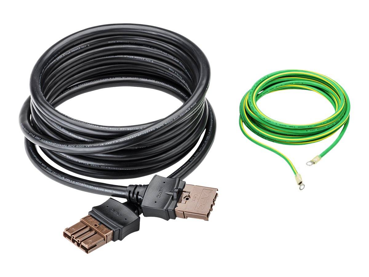 Schwarzes USB-Kabel mit einem rechteckigen Anschluss und einer grün-gelben Erdungsleitung mit Ringösen, dargestellt auf weißem Hintergrund.