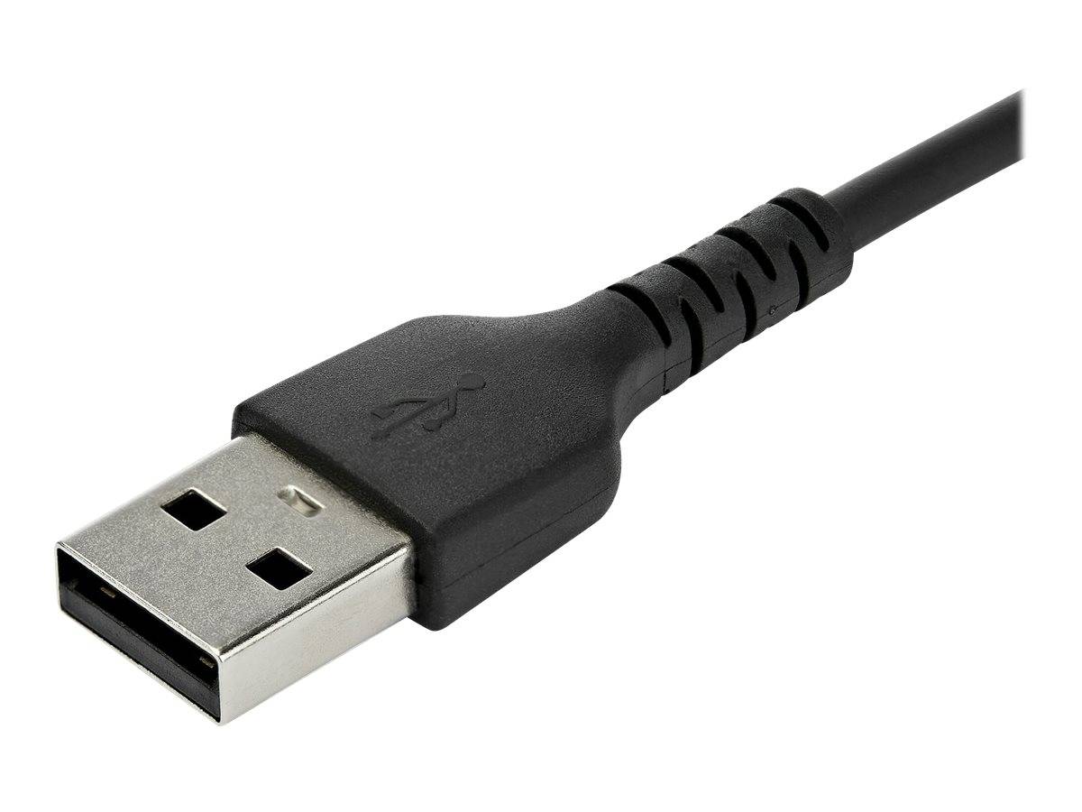 Schwarzes USB-A-Kabelverbindungsstück auf weißem Hintergrund, in Nahaufnahme aus einem Winkel gezeigt.