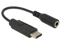 USB-C-Stecker auf 3,5-mm-Buchse Audioadapterkabel auf weißem Hintergrund.