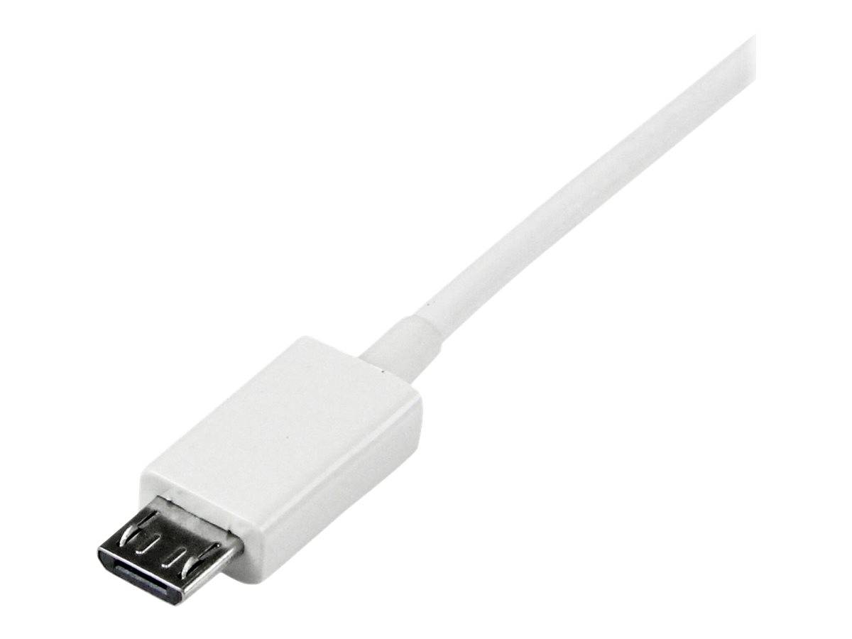 Weißes Micro-USB-Ladekabel mit Stecker auf einfachem Hintergrund.