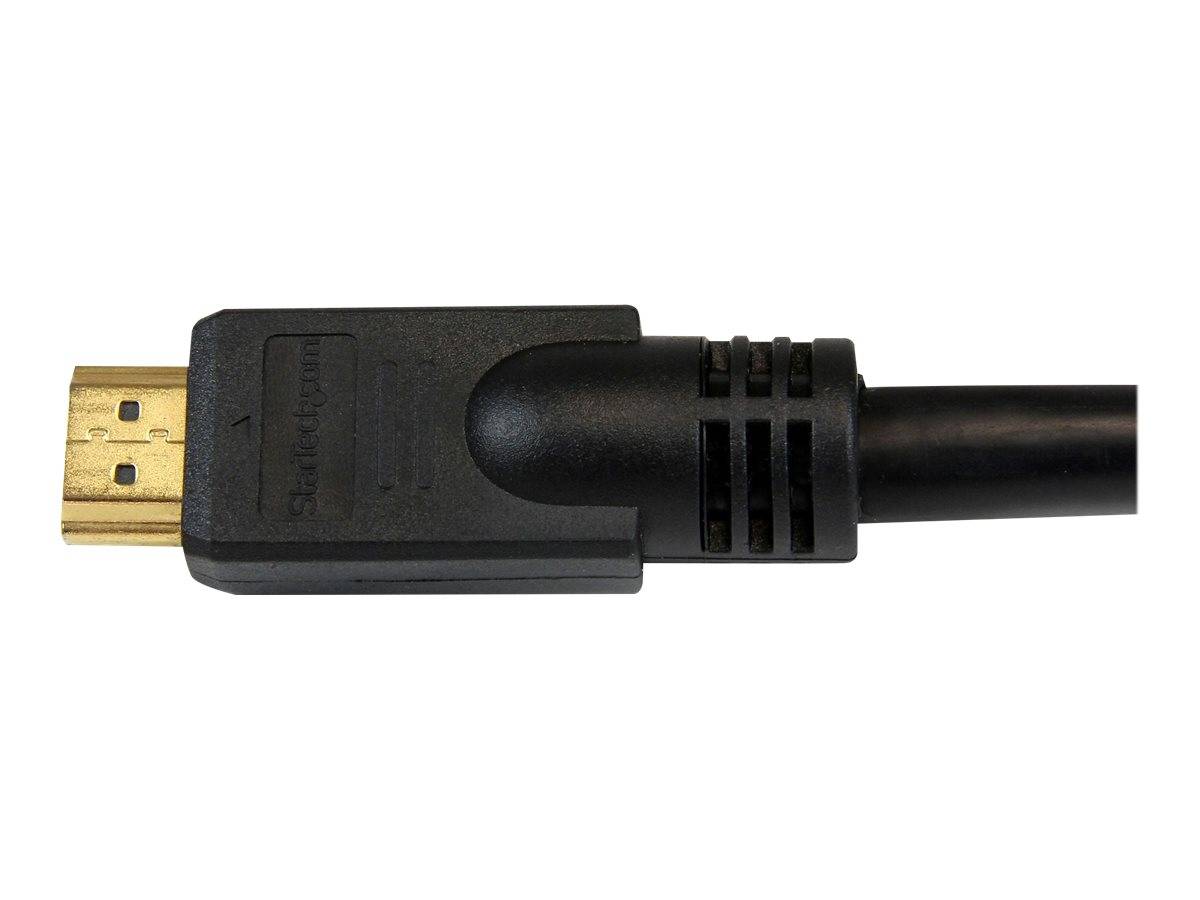 HDMI-Kabelstecker auf weißem Hintergrund gezeigt, schwarzes Gehäuse mit goldfarbenem Steckertip.