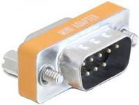 Nahaufnahme eines VGA-Stecker-Videoadapters mit 9 goldenen Stiften und Schraubpfosten auf weißem Hintergrund.