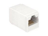 Weiße Ethernet-Netzwerk-Wanddose mit RJ45-Anschluss, in Nahaufnahme auf neutralem Hintergrund dargestellt.