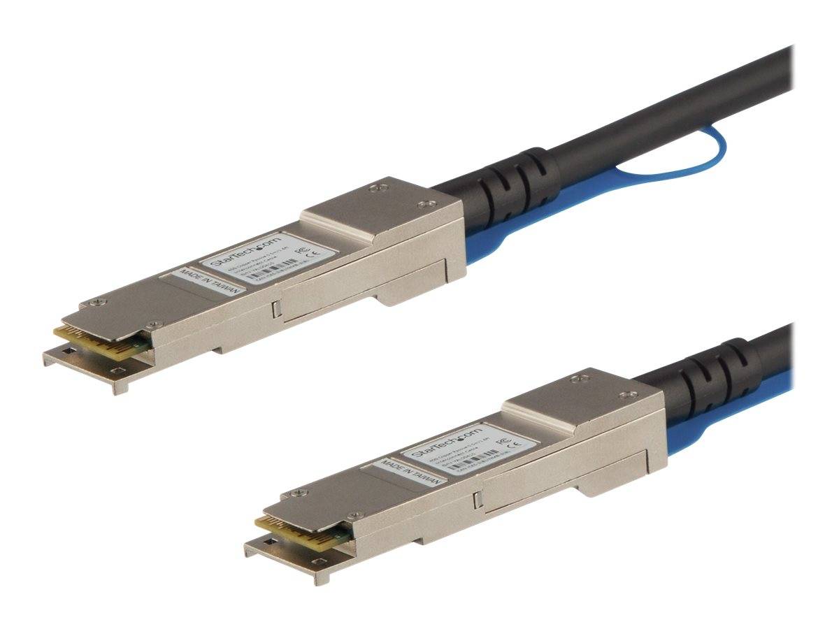 Zwei Faseroptik-Transceiver-Module mit angebrachten schwarzen Kabeln, dargestellt auf weißem Hintergrund.